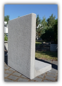Winkelst�tze mit genagelter Oberfl�che