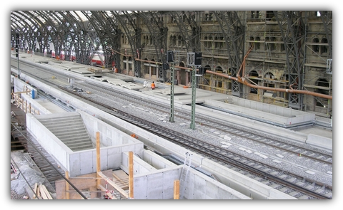 Bahnsteigkanten und Bahnsteigplatten, Hauptbahnhof Dresden