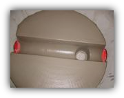 Schachtunterteil mit Gerinne und Berme aus Beton und Pumpensumpf
